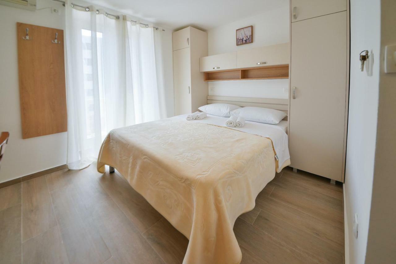 Apartmani Ljubo Rafailovic 2 ラファイロヴィチ エクステリア 写真