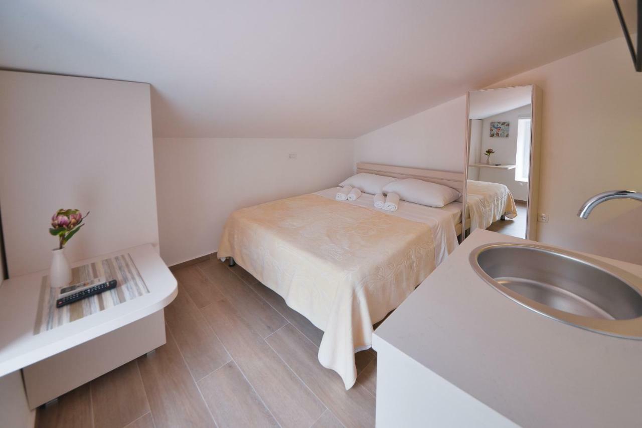 Apartmani Ljubo Rafailovic 2 ラファイロヴィチ エクステリア 写真