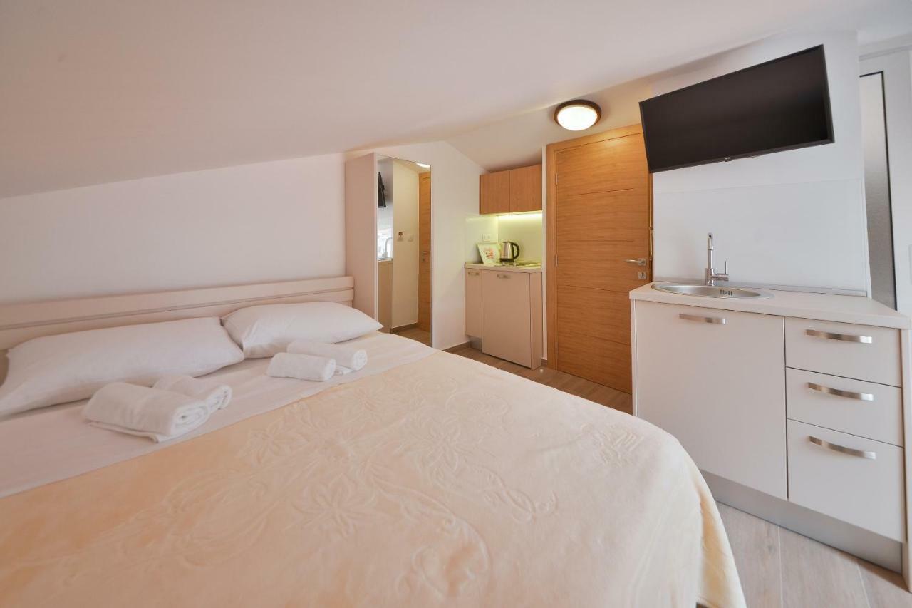 Apartmani Ljubo Rafailovic 2 ラファイロヴィチ エクステリア 写真